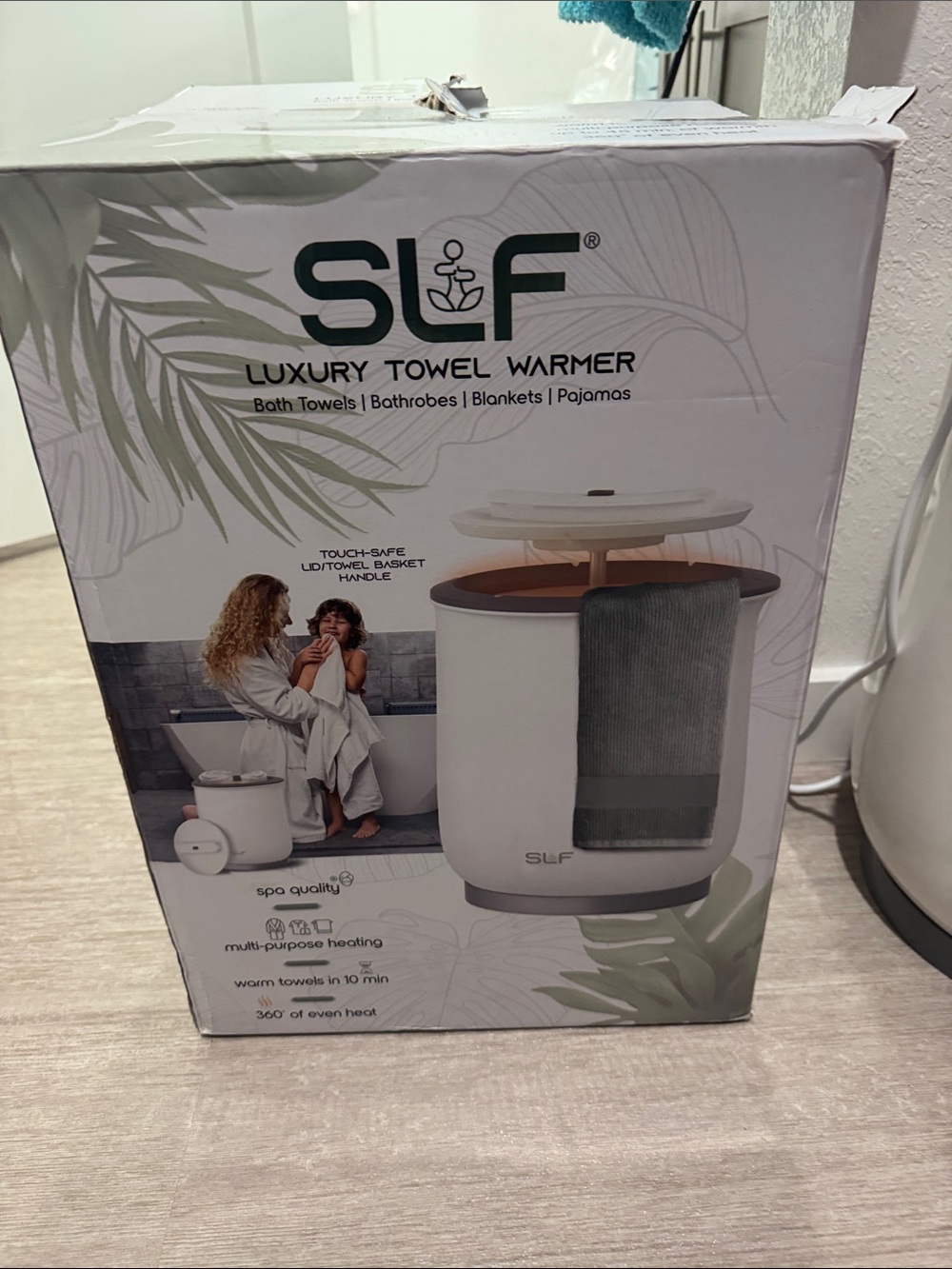 LF Luxury Towel Warmer in White and Gray
